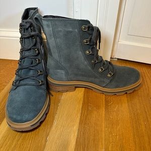 Sorrel Lennox Lace Up Waterproof Boot Dark Moss. NWT size 7.5